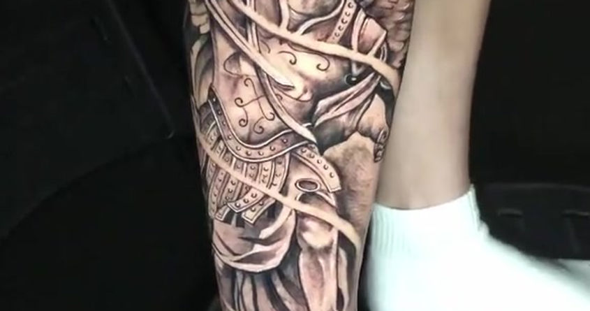 TATUAGEM REALISMO SANTO SÃO MIGUEL